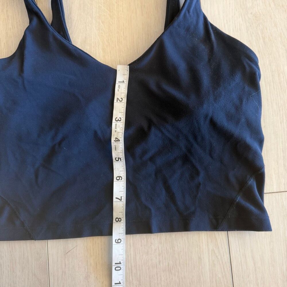 Lululemon women’s sports bra size 8 - Picture 2 of 6